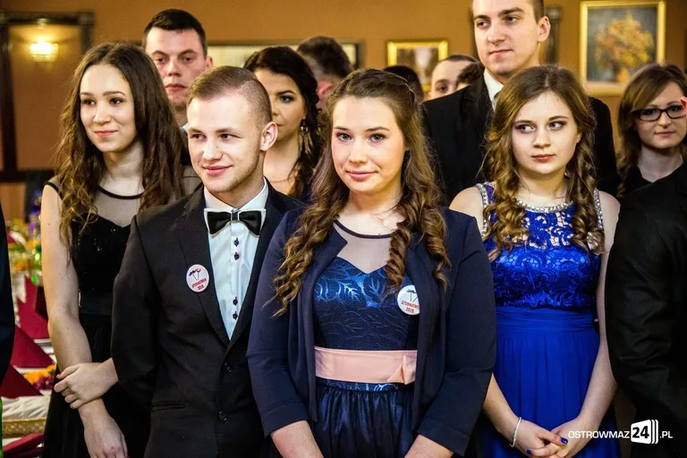 Podróż w czasie. Studniówka "Ekonomika" (zdjęcia, wideo)