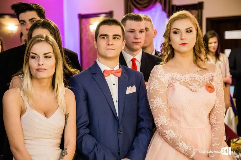 Podróż w czasie. Studniówka "Ekonomika" (zdjęcia, wideo)