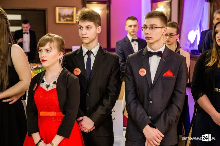 Podróż w czasie. Studniówka "Ekonomika" (zdjęcia, wideo)