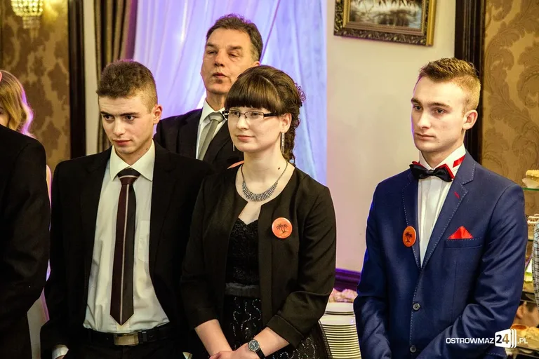 Podróż w czasie. Studniówka "Ekonomika" (zdjęcia, wideo)