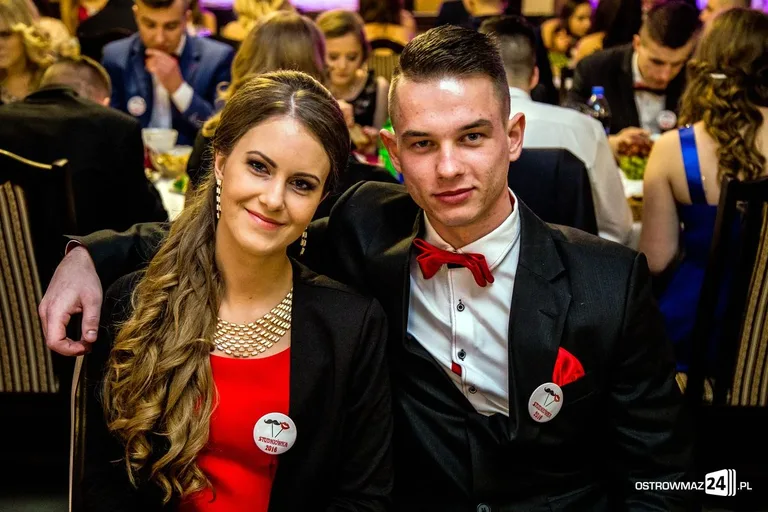 Podróż w czasie. Studniówka "Ekonomika" (zdjęcia, wideo)