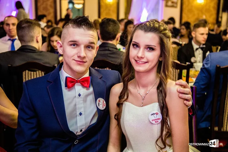 Podróż w czasie. Studniówka "Ekonomika" (zdjęcia, wideo)