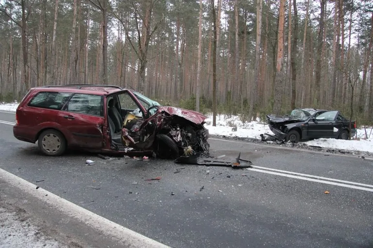 Czołówka bmw i forda (zdjęcia, aktualizacja)
