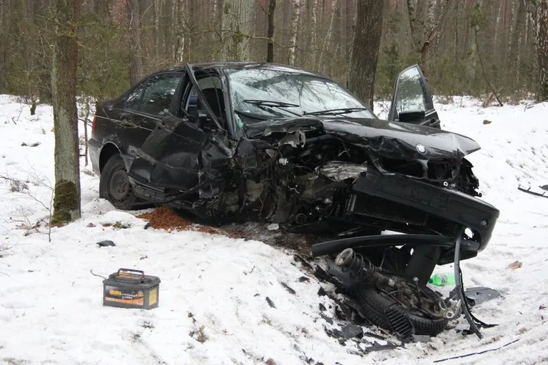Czołówka bmw i forda (zdjęcia, aktualizacja)