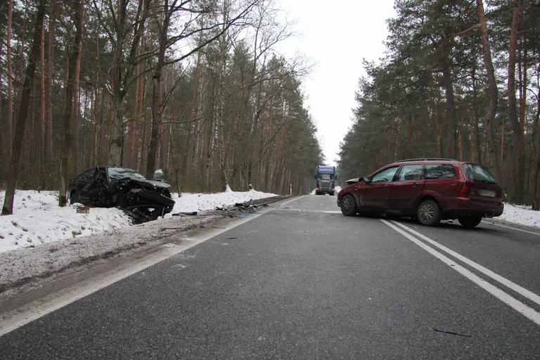 Czołówka bmw i forda (zdjęcia, aktualizacja)
