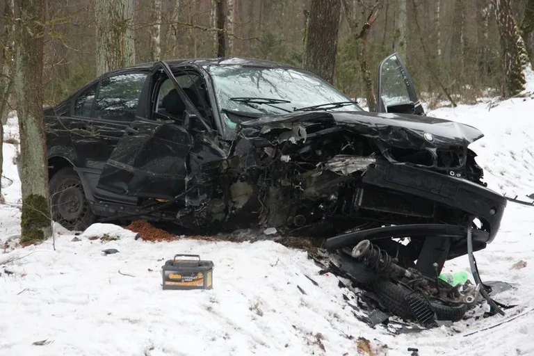 Czołówka bmw i forda (zdjęcia, aktualizacja)