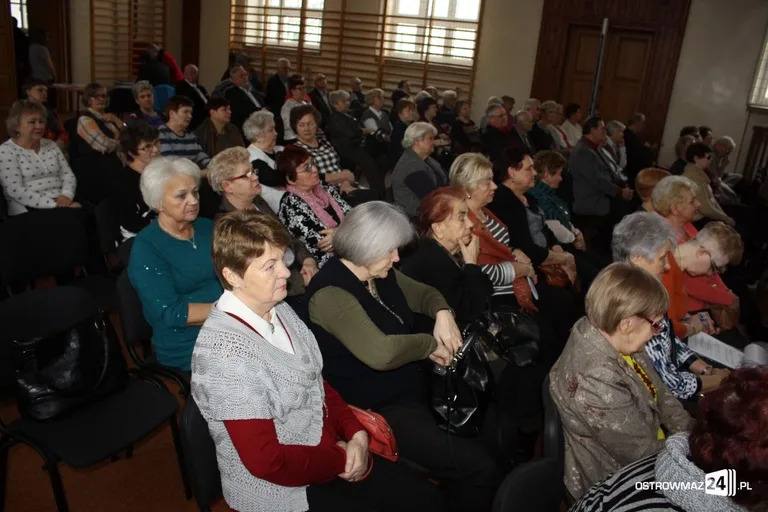 Twórczość Marii Dąbrowskiej na wykładzie UTW (zdjęcia)