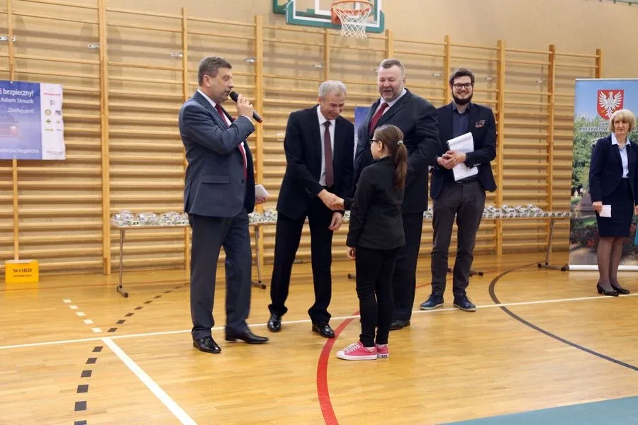 "Jesteś widoczny, jesteś bezpieczny" w Szelkowie (zdjęcia, wideo)