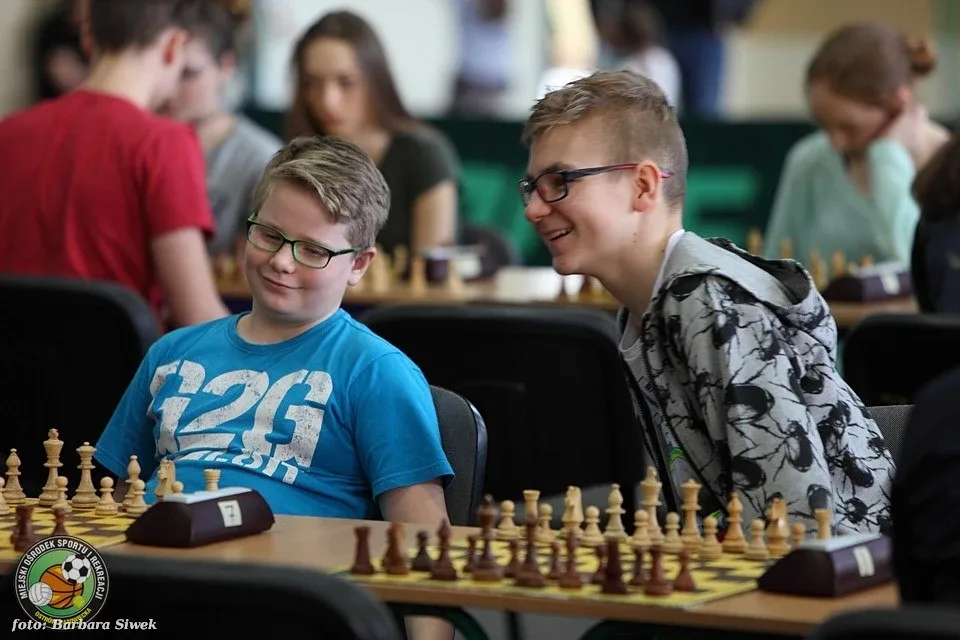 Szkolne mistrzostwa miasta w szachach (zdjęcia)
