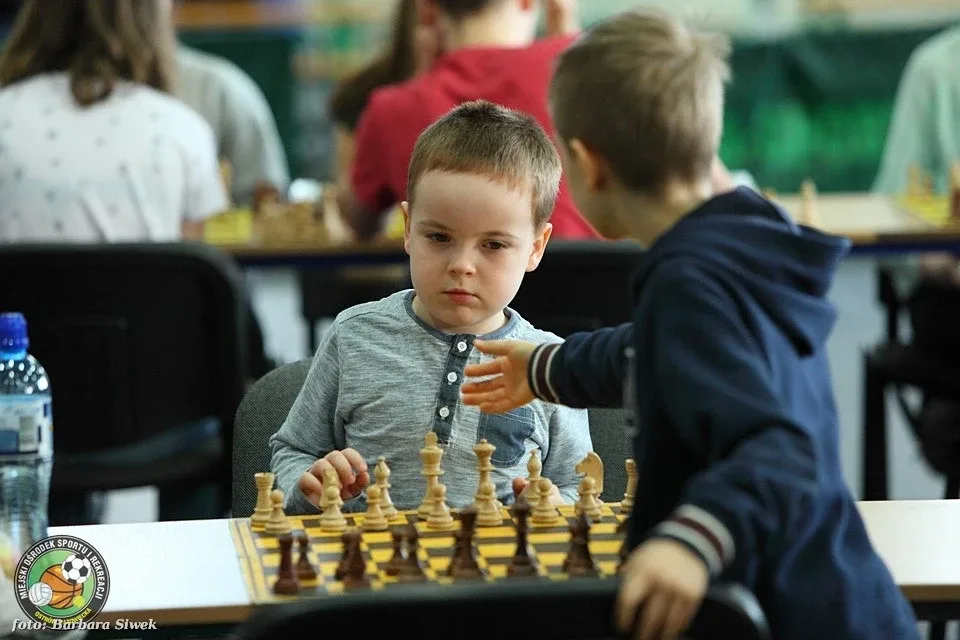 Szkolne mistrzostwa miasta w szachach (zdjęcia)