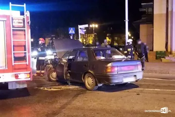 Zderzenie mazdy i bmw na ostrowskim skrzyżowaniu (zdjęcia)