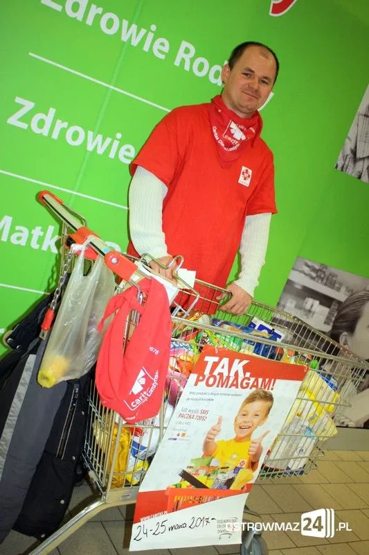 Zbiórka żywności "Tak, pomagam!" (zdjęcia)