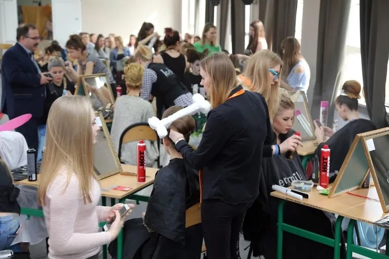 Festiwal Fryzjerstwa Artystycznego (zdjęcia, wideo)