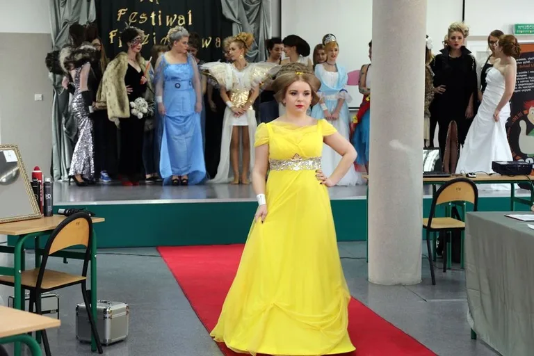Festiwal Fryzjerstwa Artystycznego (zdjęcia, wideo)
