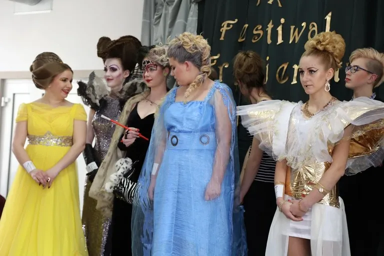 Festiwal Fryzjerstwa Artystycznego (zdjęcia, wideo)
