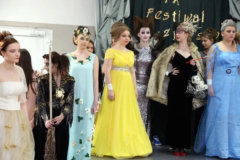Festiwal Fryzjerstwa Artystycznego (zdjęcia, wideo)