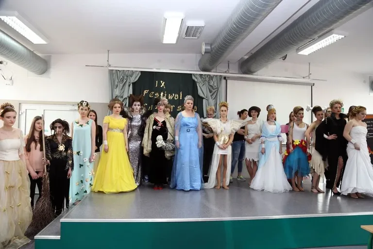 Festiwal Fryzjerstwa Artystycznego (zdjęcia, wideo)