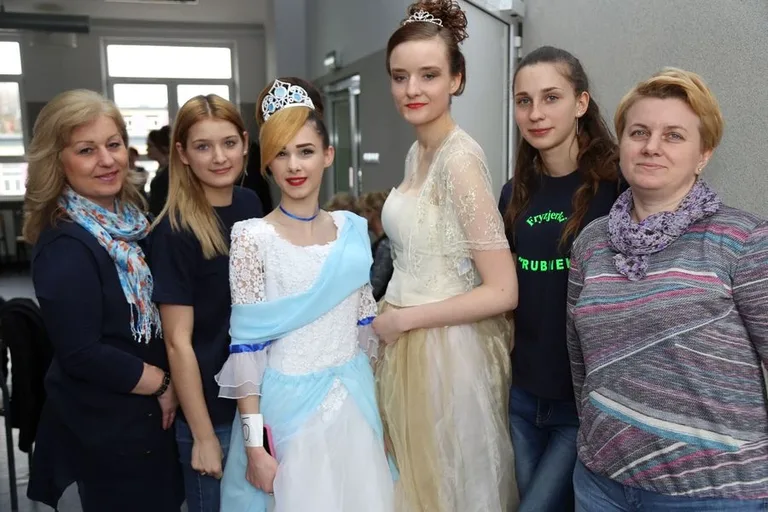 Festiwal Fryzjerstwa Artystycznego (zdjęcia, wideo)
