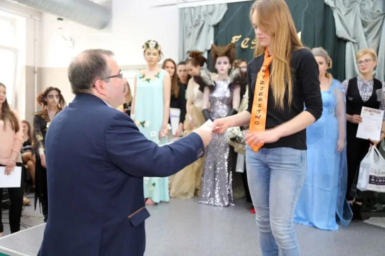 Festiwal Fryzjerstwa Artystycznego (zdjęcia, wideo)
