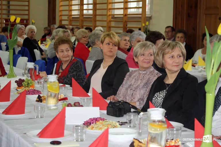 Dzień Kobiet w UTW (zdjęcia)