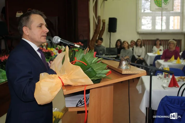 Dzień Kobiet w UTW (zdjęcia)