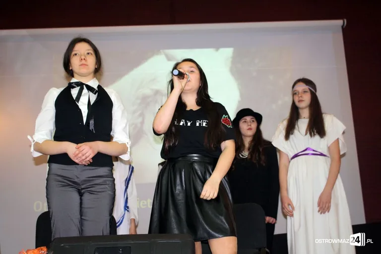 Dzień Kobiet w UTW (zdjęcia)