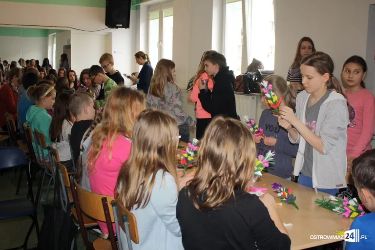 Poznali tajniki wicia tradycyjnych palm wielkanocnych (zdjęcia)