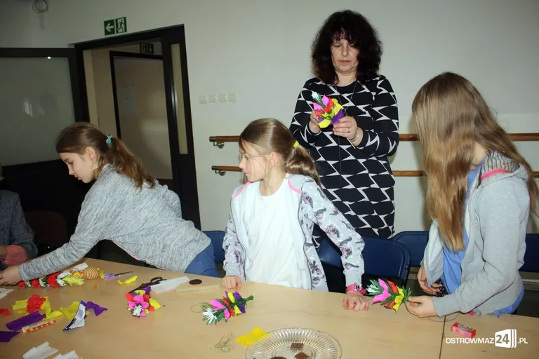 Poznali tajniki wicia tradycyjnych palm wielkanocnych (zdjęcia)