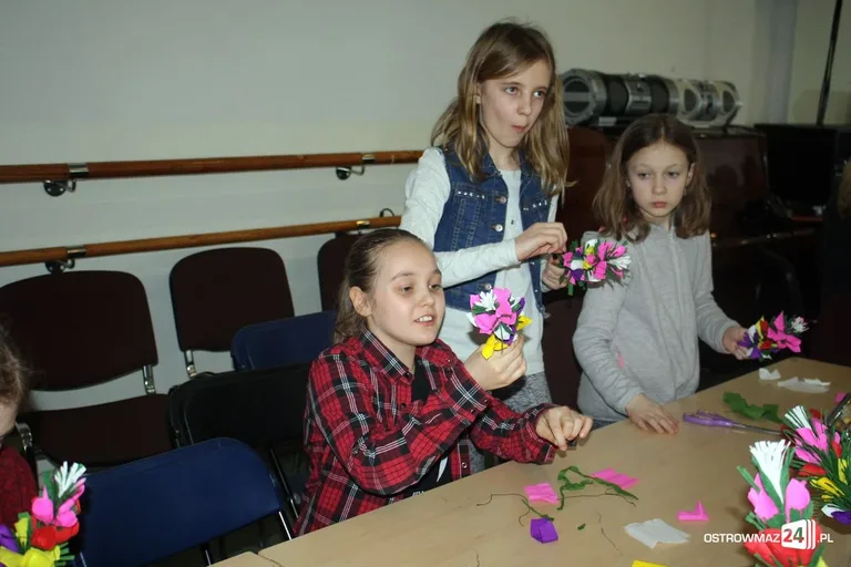 Poznali tajniki wicia tradycyjnych palm wielkanocnych (zdjęcia)