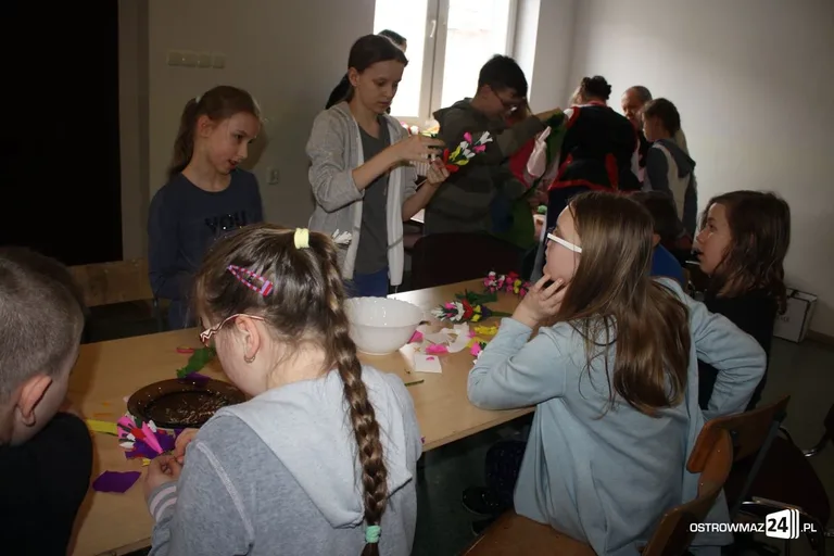 Poznali tajniki wicia tradycyjnych palm wielkanocnych (zdjęcia)