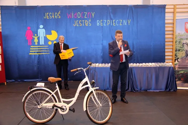 "Jesteś widoczny, jesteś bezpieczny" w Łysych (zdjęcia, wideo)