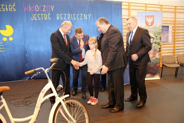 "Jesteś widoczny, jesteś bezpieczny" w Łysych (zdjęcia, wideo)
