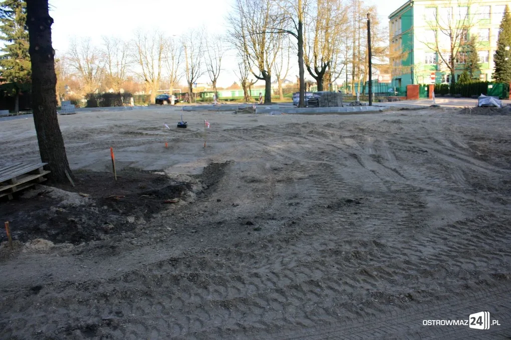Trwa budowa parkingu przy ul. Rubinkowskiego (zdjęcia)