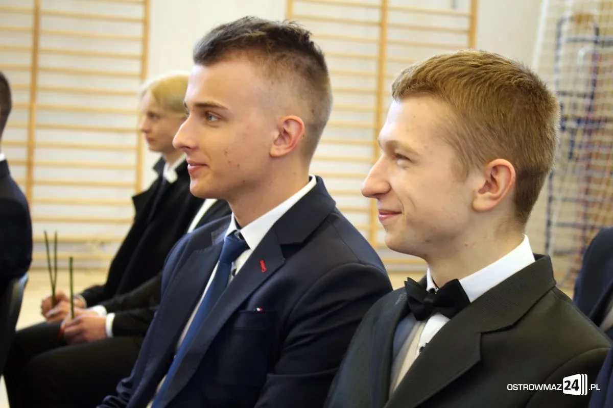 Abiturienci "Kopernika" zakończyli naukę (zdjęcia)