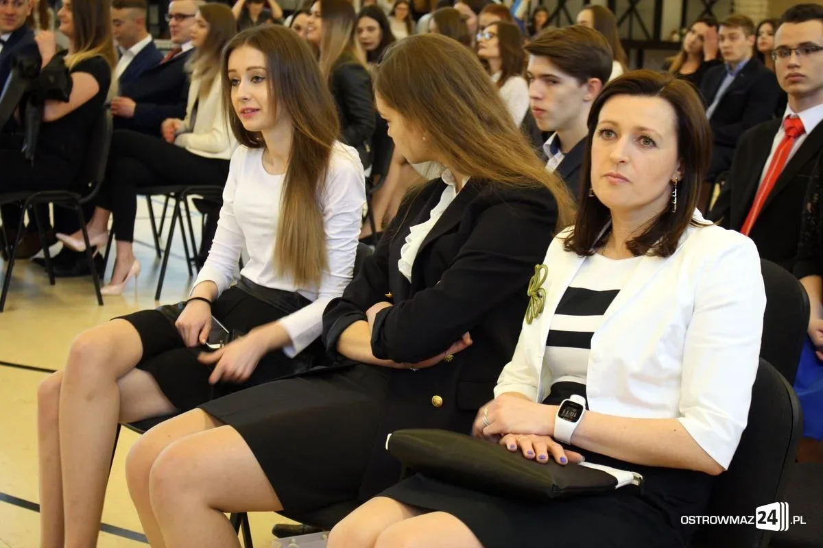 Abiturienci "Kopernika" zakończyli naukę (zdjęcia)