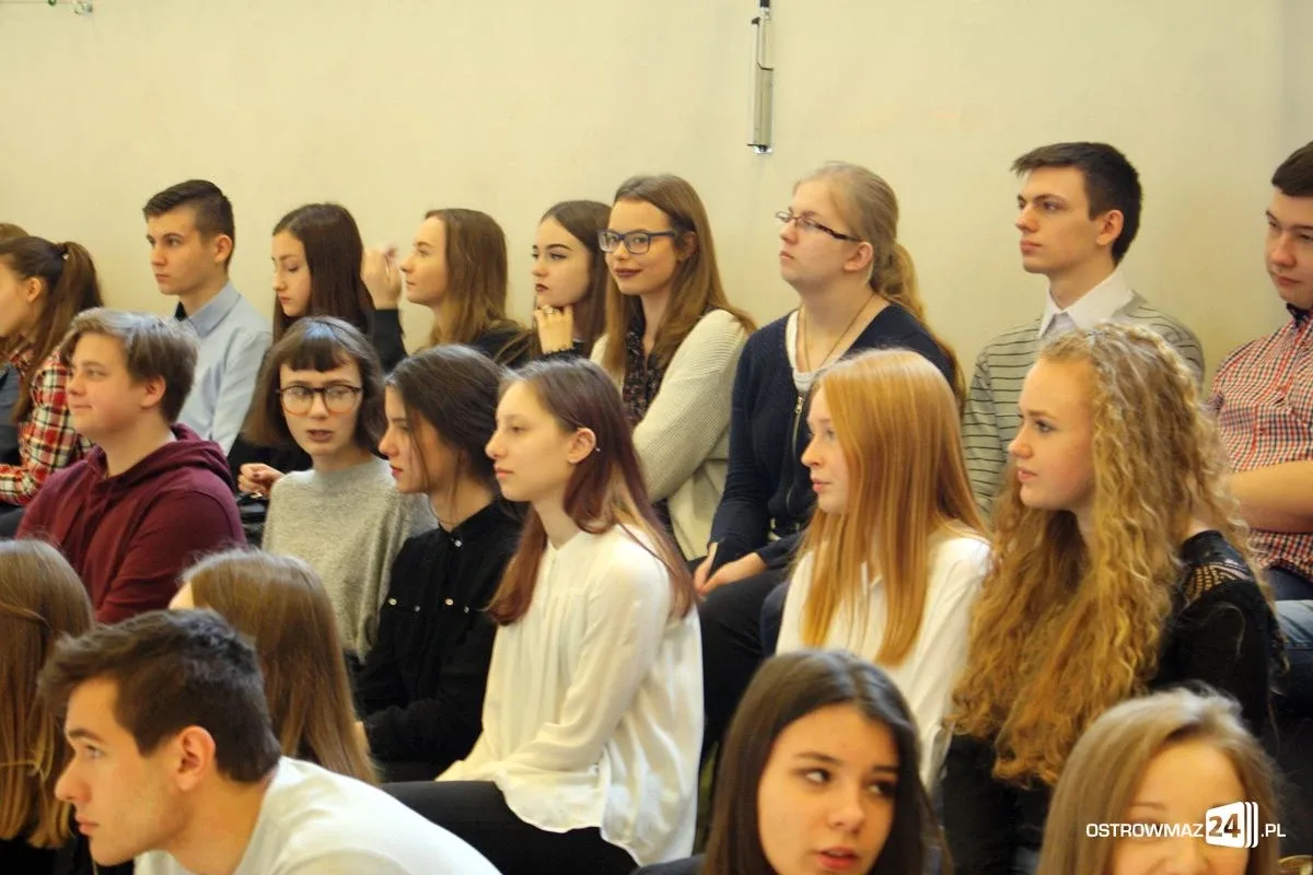 Abiturienci "Kopernika" zakończyli naukę (zdjęcia)