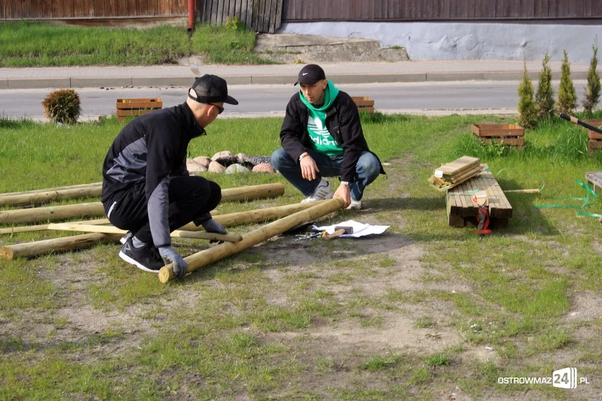Porządki na "Skwerku obfitości" (zdjęcia)