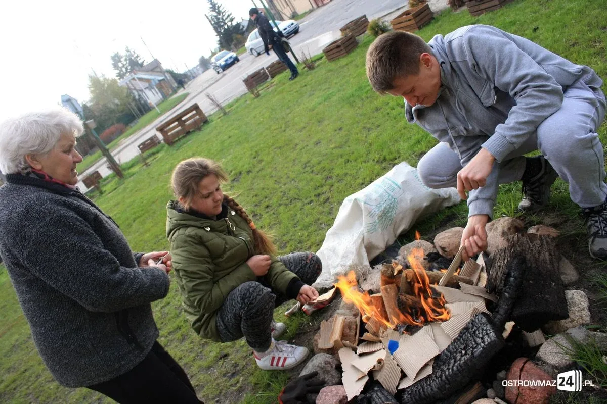 Porządki na "Skwerku obfitości" (zdjęcia)