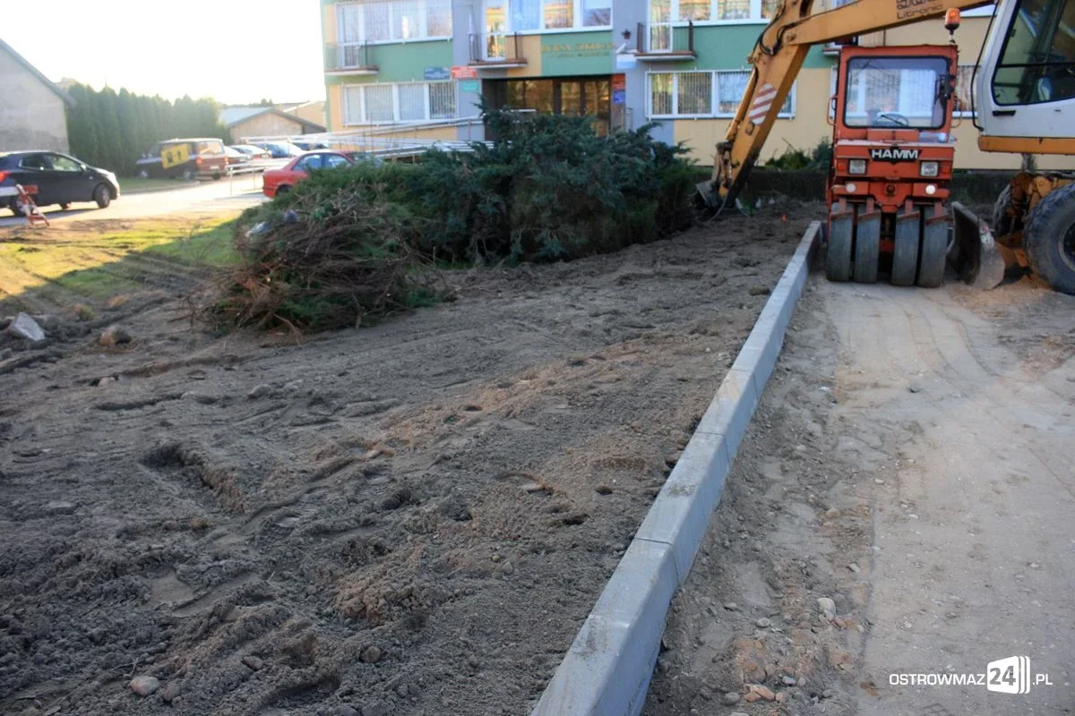 Trwa budowa parkingu przy ul. Rubinkowskiego (zdjęcia)
