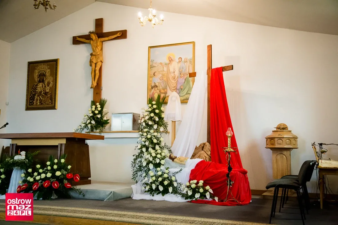 Groby Pańskie w ostrowskich parafiach (zdjęcia)
