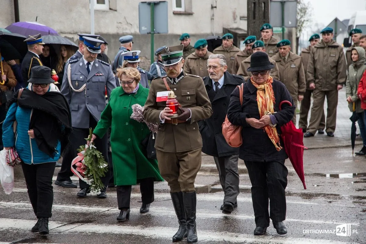 Uczcili pamięć ofiar zbrodni katyńskiej (zdjęcia)