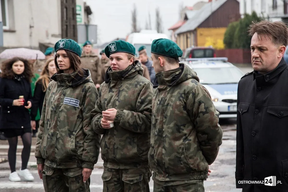 Uczcili pamięć ofiar zbrodni katyńskiej (zdjęcia)