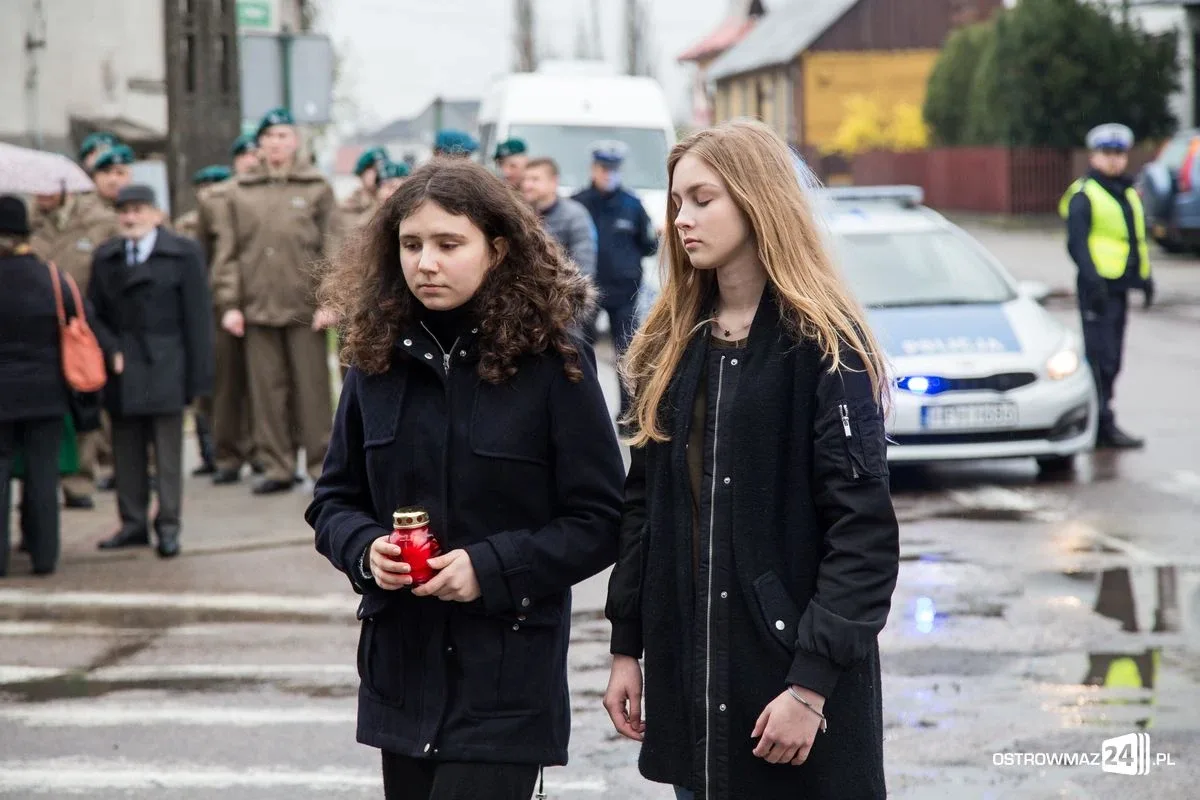 Uczcili pamięć ofiar zbrodni katyńskiej (zdjęcia)