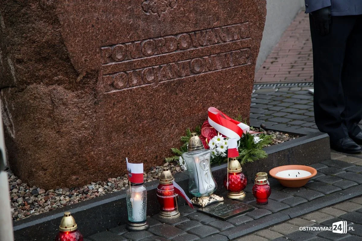Uczcili pamięć ofiar zbrodni katyńskiej (zdjęcia)