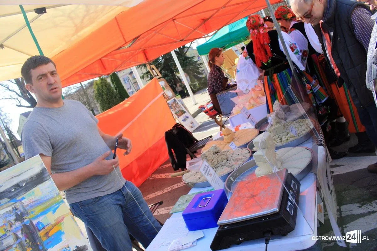 Jarmark Ostrowski wypełnił plac przy ratuszu (zdjęcia)