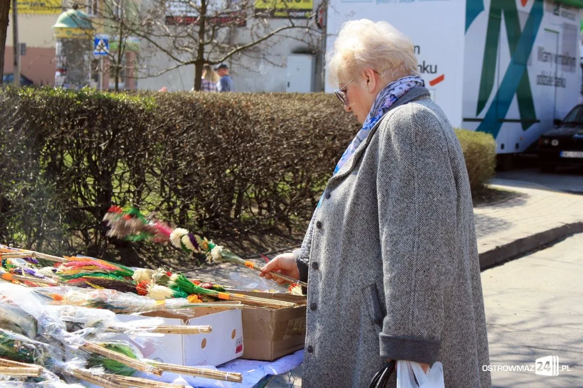 Jarmark Ostrowski wypełnił plac przy ratuszu (zdjęcia)