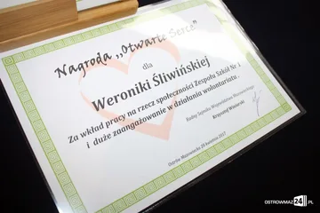 Maturzyści "Rubinka" pożegnali szkolne mury (zdjęcia)