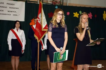 Maturzyści "Rubinka" pożegnali szkolne mury (zdjęcia)