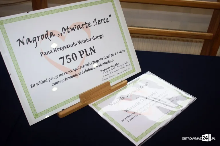 Maturzyści "Rubinka" pożegnali szkolne mury (zdjęcia)