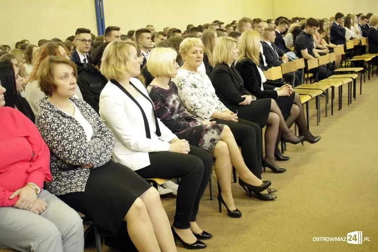 "Ekonomik" pożegnał maturzystów (zdjęcia)